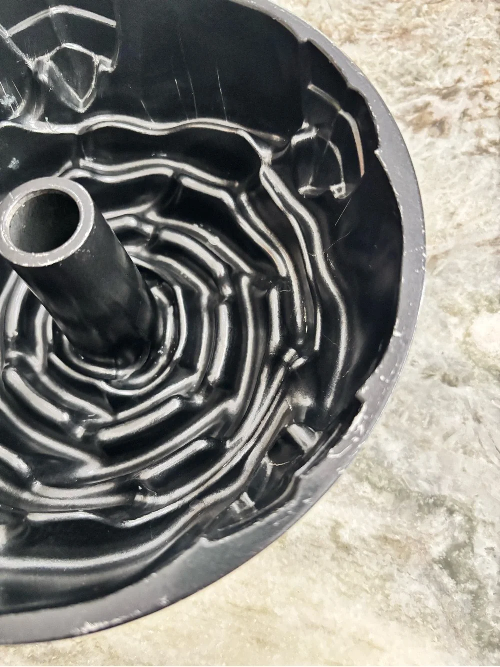 Nordic Ware 10 cup rose Bundt pan